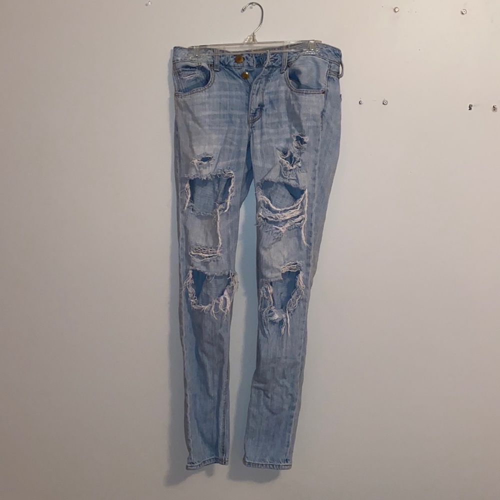 Women’s American Eagle Tomgirl Ripped Jeans